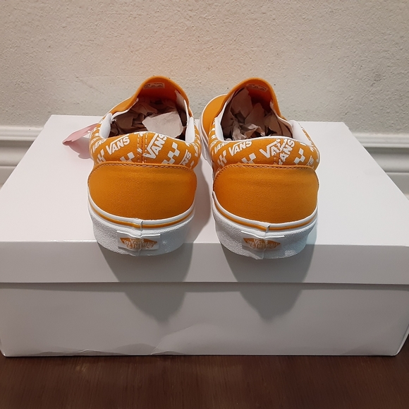 Vans - Picture 4 of 4